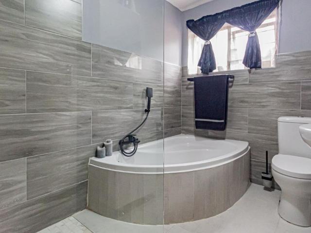 2 Bedroom apartment for sale in Sunninghill, Sandton