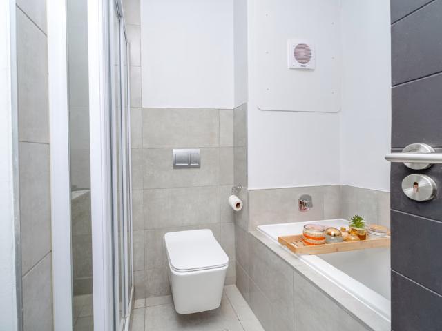 2 Bedroom Apartment For Sale in Sandown