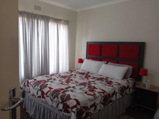 2 Bedroom Apartment For Sale in Sonneveld