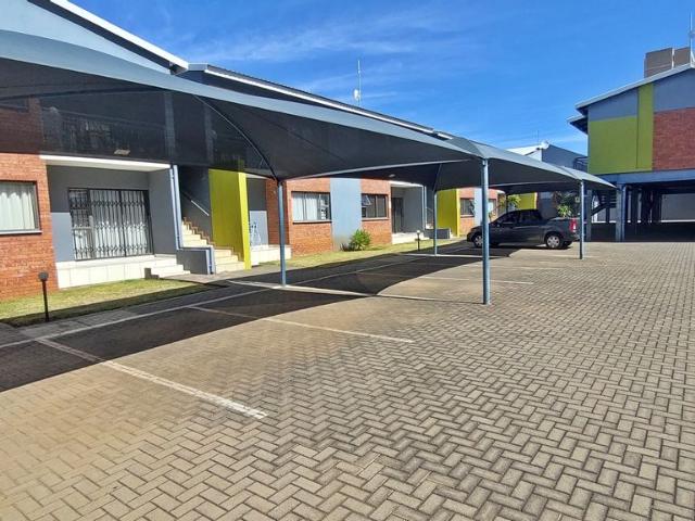 2 Bedroom Apartment For Sale in Universitas