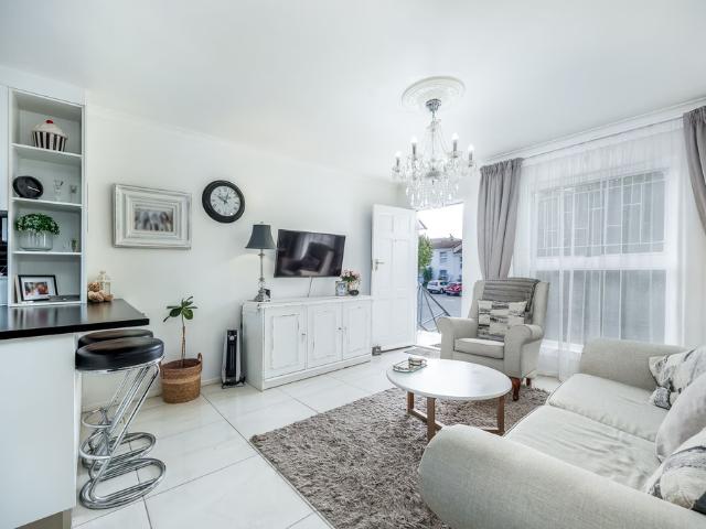 2 Bedroom Apartment For Sale in Vredekloof