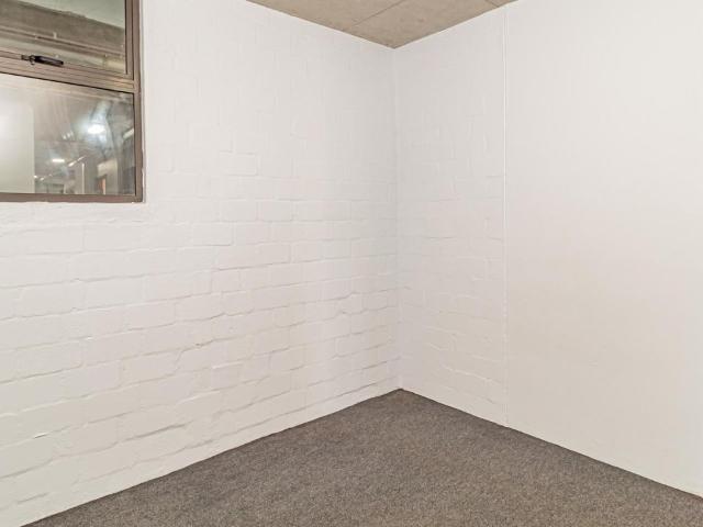 2 Bedroom apartment for sale in Wynberg, Cape Town