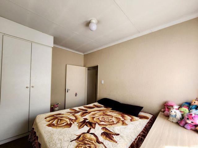 2 Bedroom Apartment For Sale in Wilgeheuwel