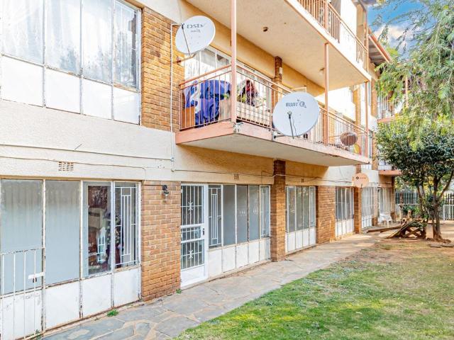2 Bedroom apartment for sale in Windsor East, Randburg