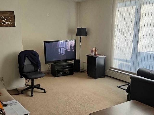 2 bedroom Apartment For Sublet, 40+ Building In Ek
