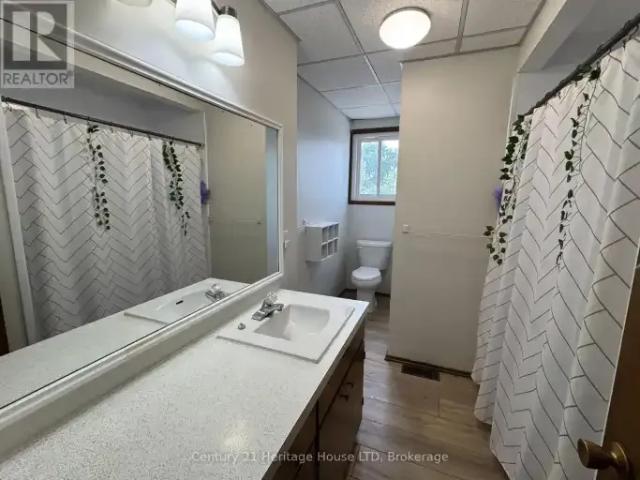 2 Bedroom Apartment Fort Erie ON 102578761