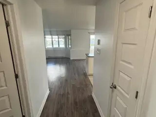 2 Bedroom Apartment Gatineau QC 105135602