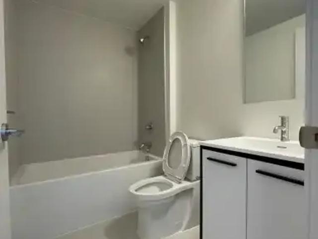 2 Bedroom Apartment Grimsby ON LS102143860