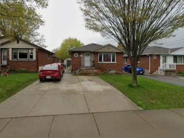 2 Bedroom Apartment Hamilton ON 102846785