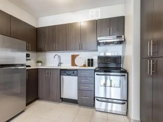 2 Bedroom Apartment Hamilton ON 103611776