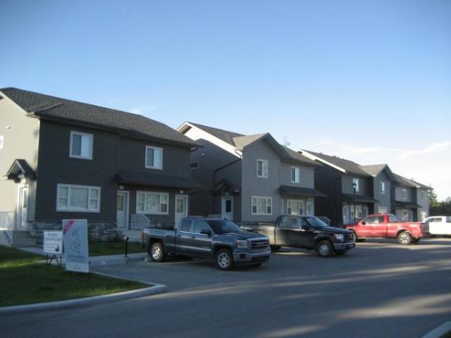 2 Bedroom Apartment Hinton AB LS102794611