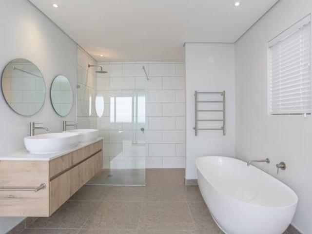 2 Bedroom Apartment in Muizenberg