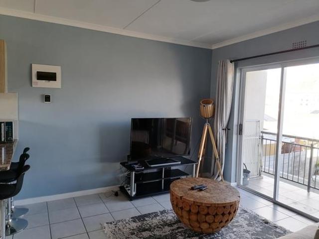 2 Bedroom Apartment in Muizenberg