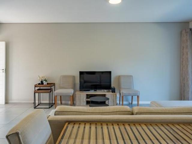 2 Bedroom Apartment in Manor Estates