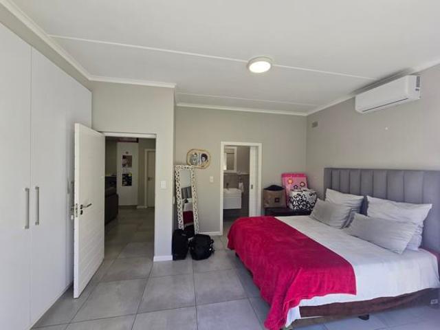 2 Bedroom Apartment in Manor Estates