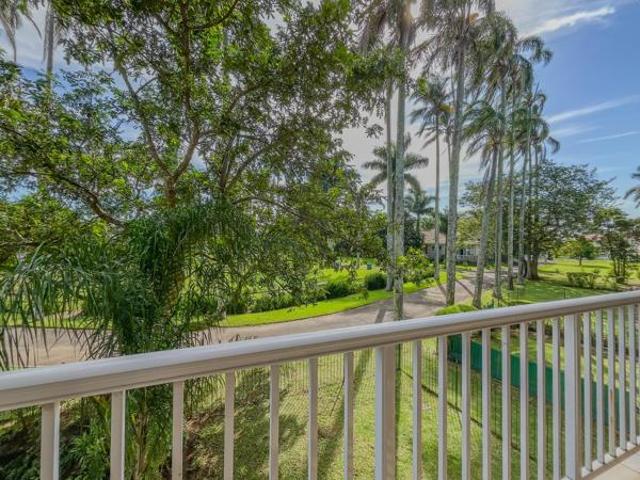 2 Bedroom Apartment in Manor Estates