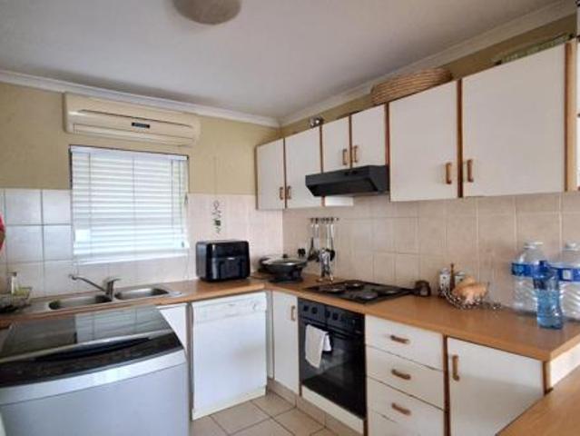 2 Bedroom Apartment in Manaba Beach