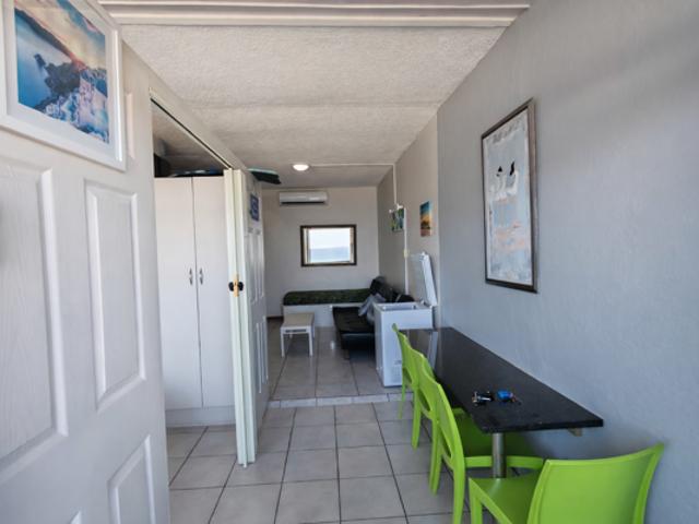 2 Bedroom Apartment in Manaba Beach
