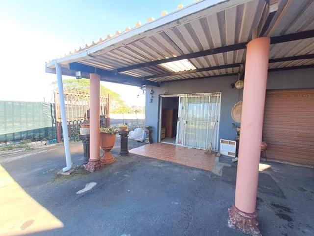 2 Bedroom Apartment in Manaba Beach