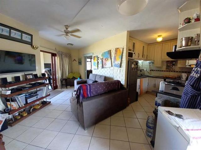2 Bedroom Apartment in Manaba Beach