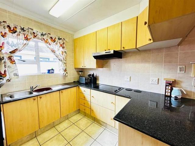 2 Bedroom Apartment in Manaba Beach