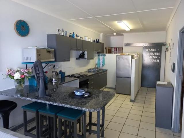 2 Bedroom Apartment in Manaba Beach
