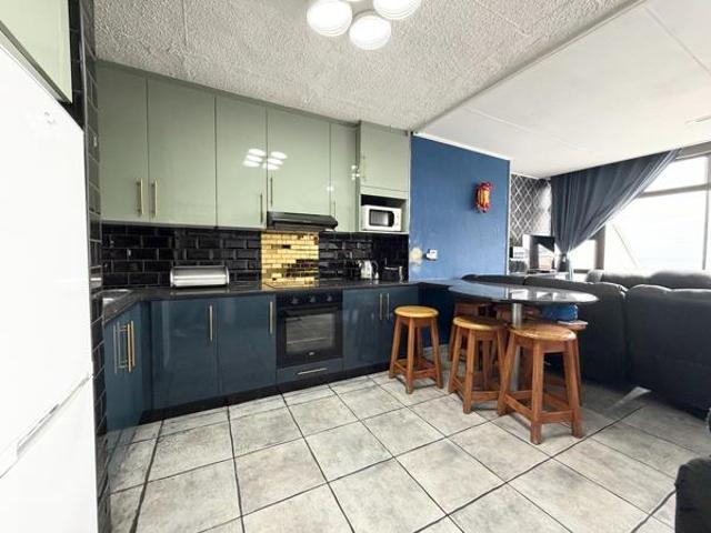 2 Bedroom Apartment in Manaba Beach