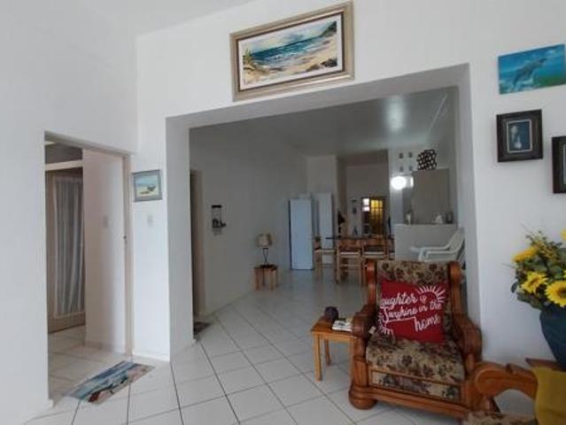2 Bedroom Apartment in Manaba Beach