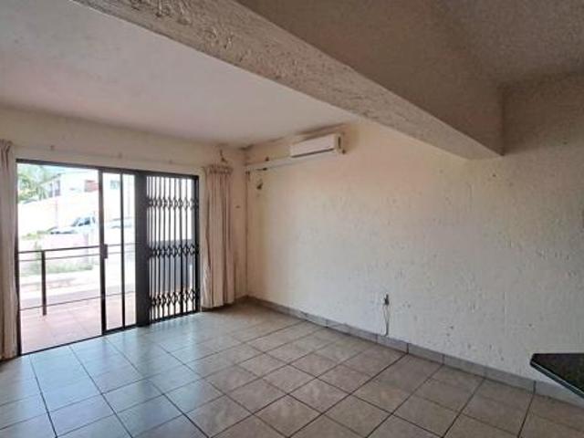 2 Bedroom Apartment in Manaba Beach