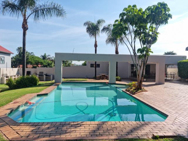 2 Bedroom Apartment in Marais Steyn Park