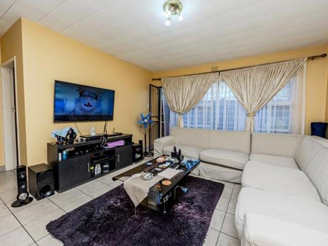 2 Bedroom Apartment in Maraisburg