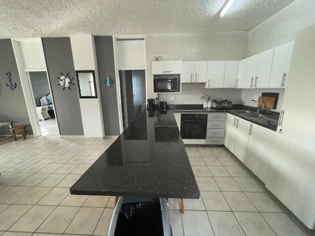 2 Bedroom Apartment in Margate Beach