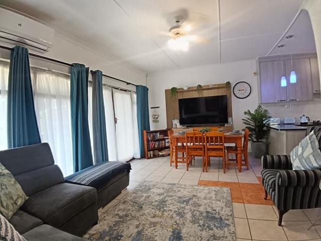 2 Bedroom Apartment in Marina Beach