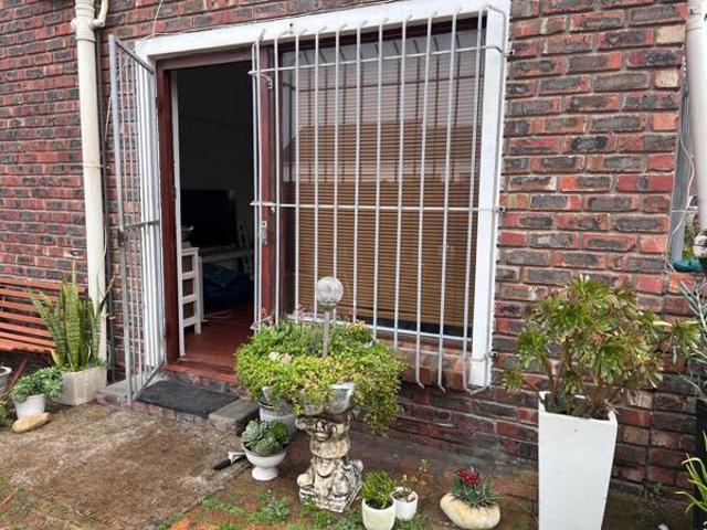 2 Bedroom Apartment in Melkbosstrand