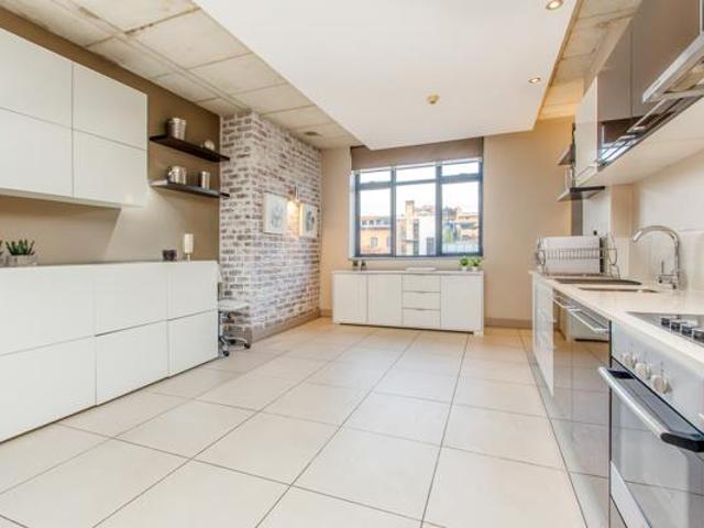 2 Bedroom Apartment in Melrose Arch