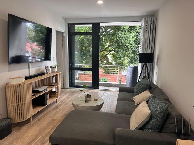 2 Bedroom Apartment in Menlo Park