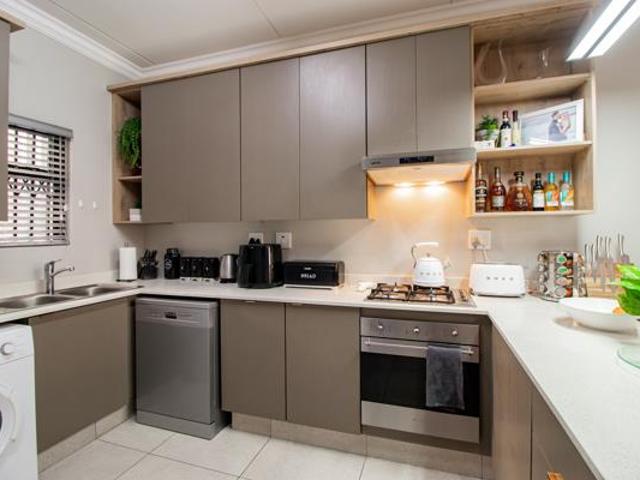 2 Bedroom Apartment in Menlo Park