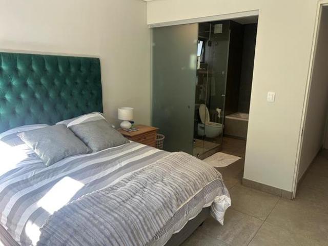 2 Bedroom Apartment in Menlo Park