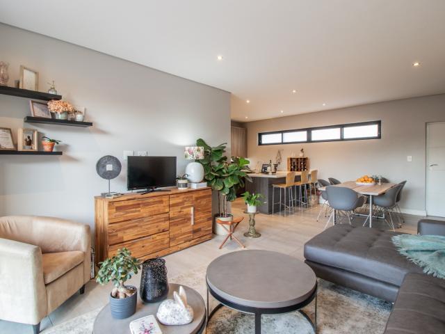 2 Bedroom Apartment in Menlo Park