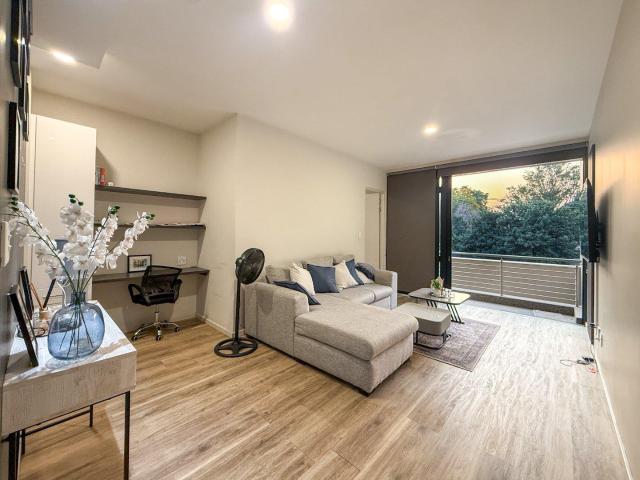 2 Bedroom Apartment in Menlo Park