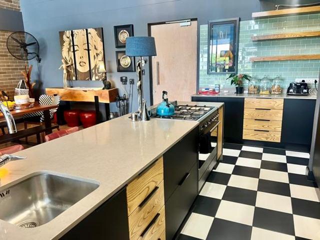 2 Bedroom Apartment in Midfield Estate