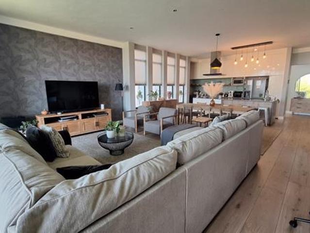 2 Bedroom Apartment in Midfield Estate