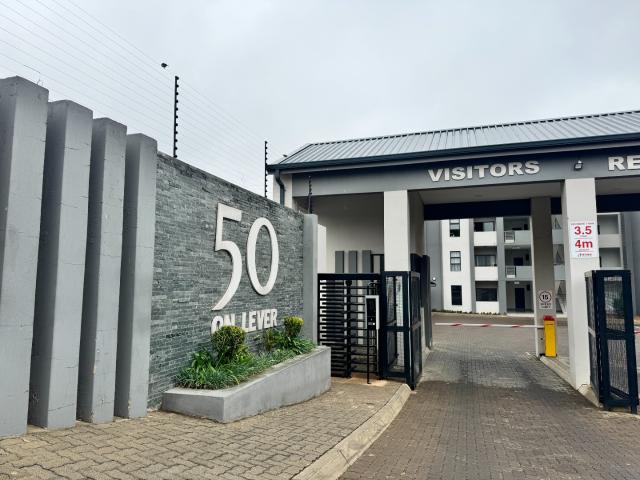 2 Bedroom Apartment in Midridge Park