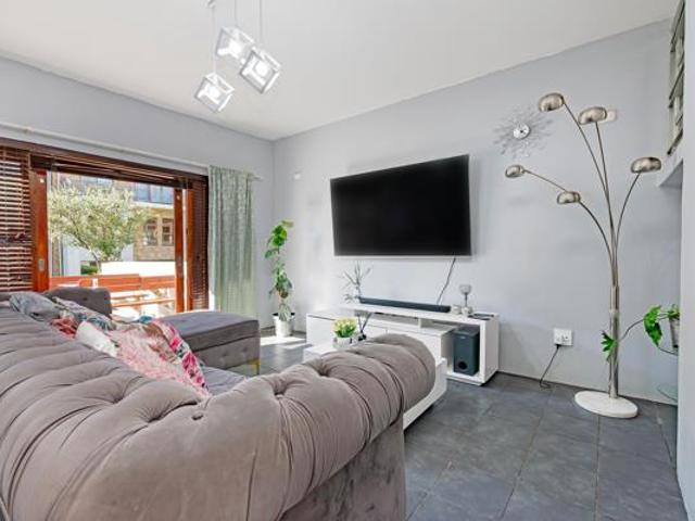 2 Bedroom Apartment in Midridge Park