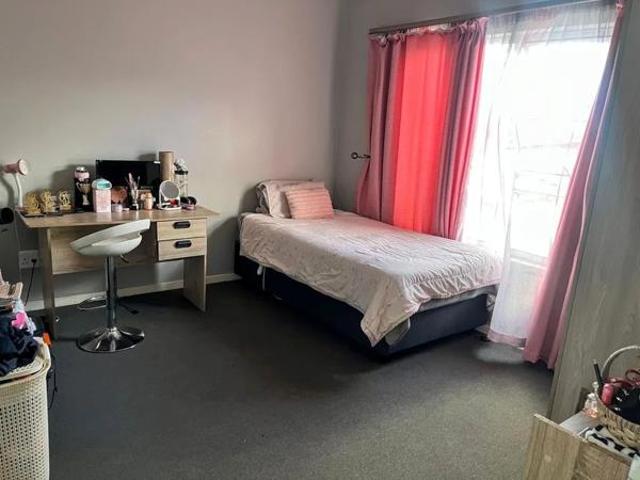 2 Bedroom Apartment in Midridge Park