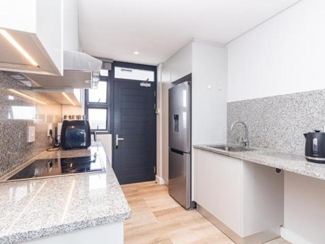 2 Bedroom Apartment in Milnerton Central