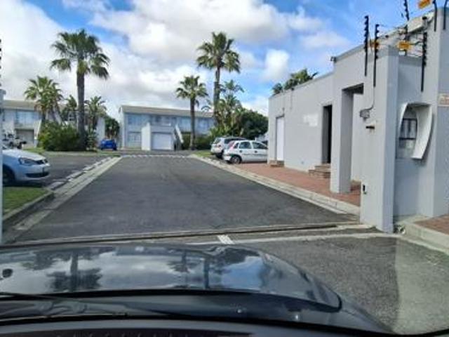 2 Bedroom Apartment in Milnerton Ridge