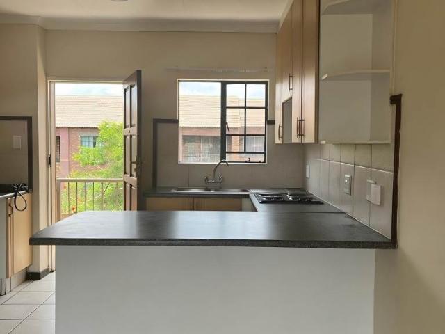 2 Bedroom Apartment in Mooikloof Ridge