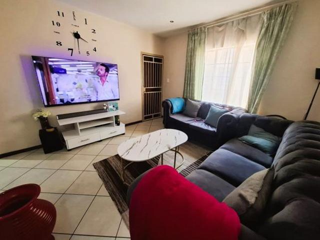 2 Bedroom Apartment in Monavoni AH