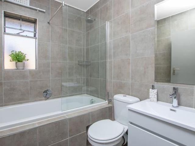 2 Bedroom Apartment in Mondeor